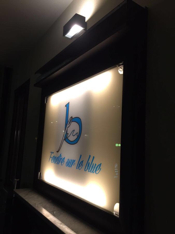 Fenetre Sur Le Blue *
