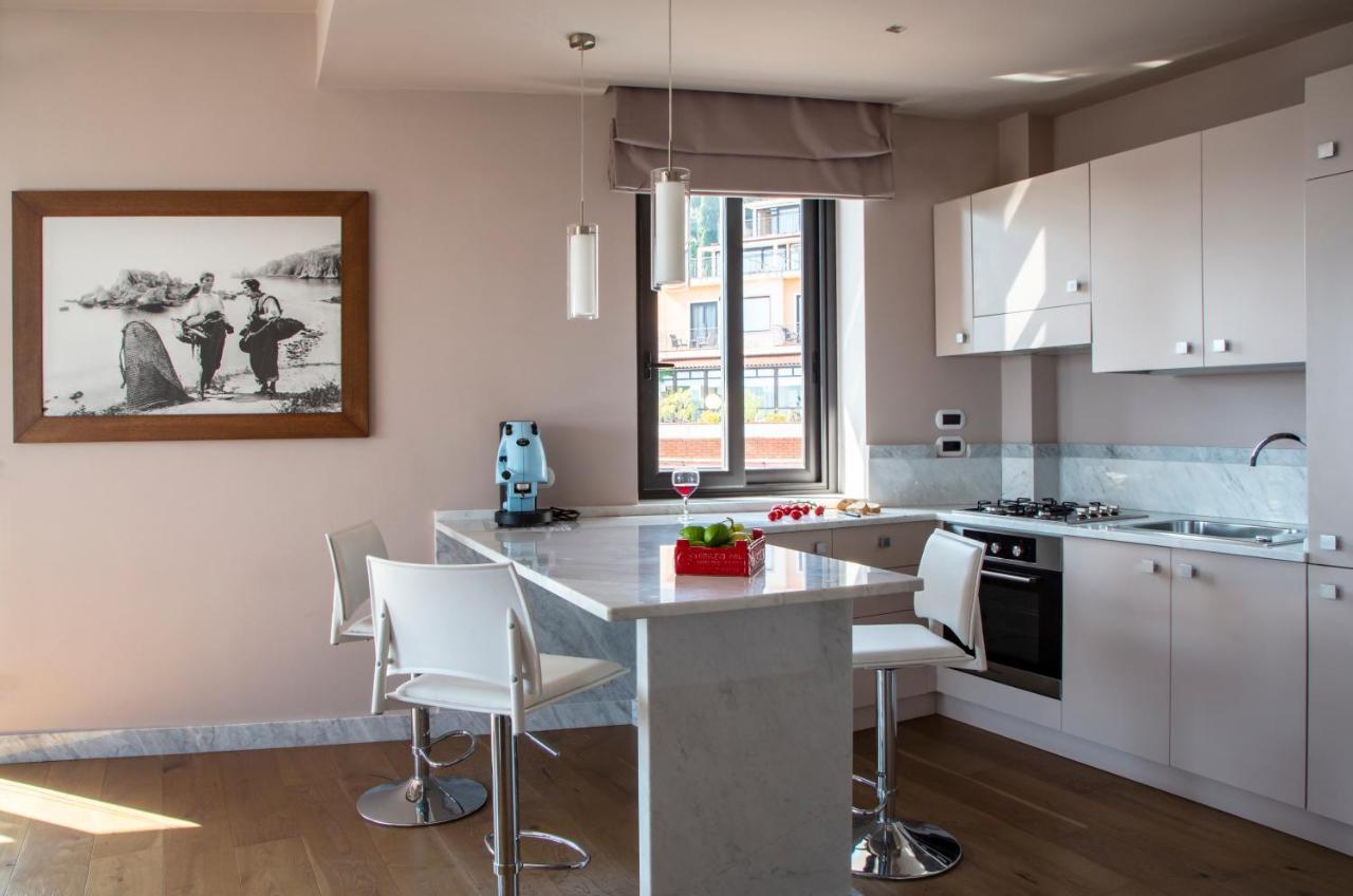 Fenetre Sur Le Blue Apartment