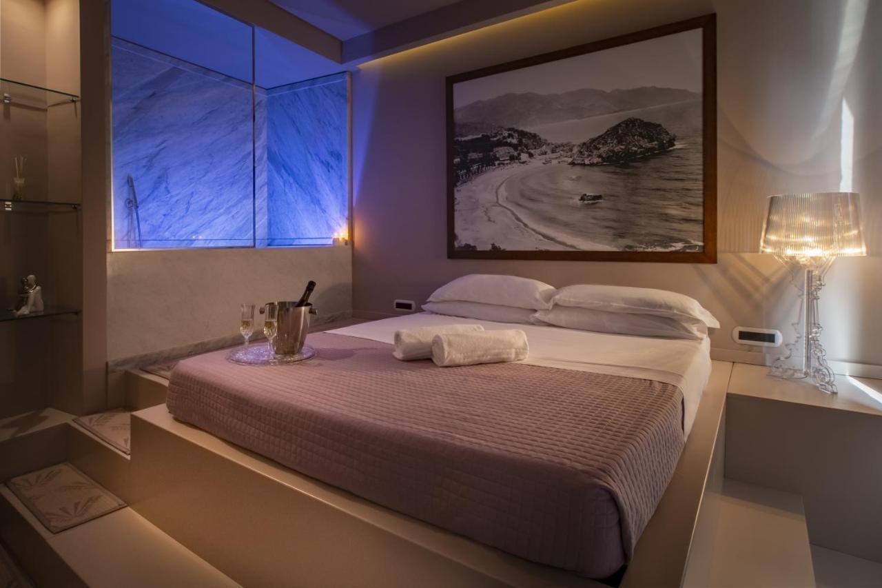 Fenetre Sur Le Blue Apartment