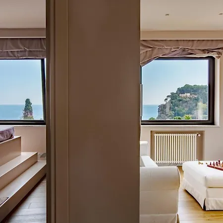 Ferienwohnung Fenetre Sur Le Blue Taormina Exterior foto